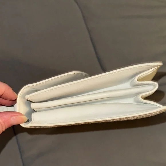 EUC Vintage Savatore Ferragamo White Textured Satchel Bag with Silver Hardware - Picture 8 of 14